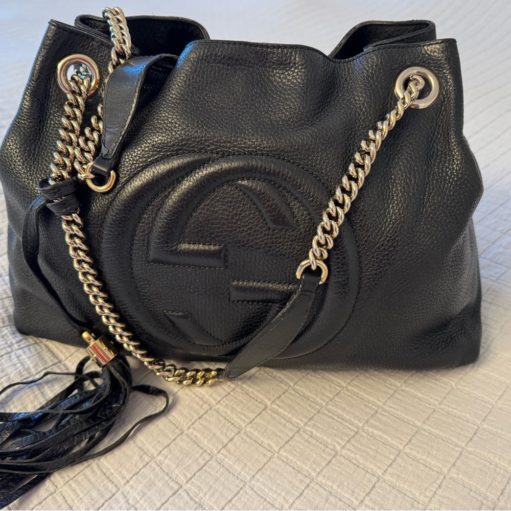 Gucci Black Leather Shoulder Bag with Gold Chain - Picture 2 of 10